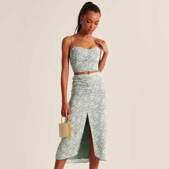 Abercrombie & Fitch Faux Silk Ruched Cami XS - Picture 3 of 8